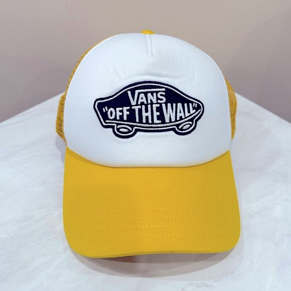 🔥Vans White and Yellow Trucker Cap🔥